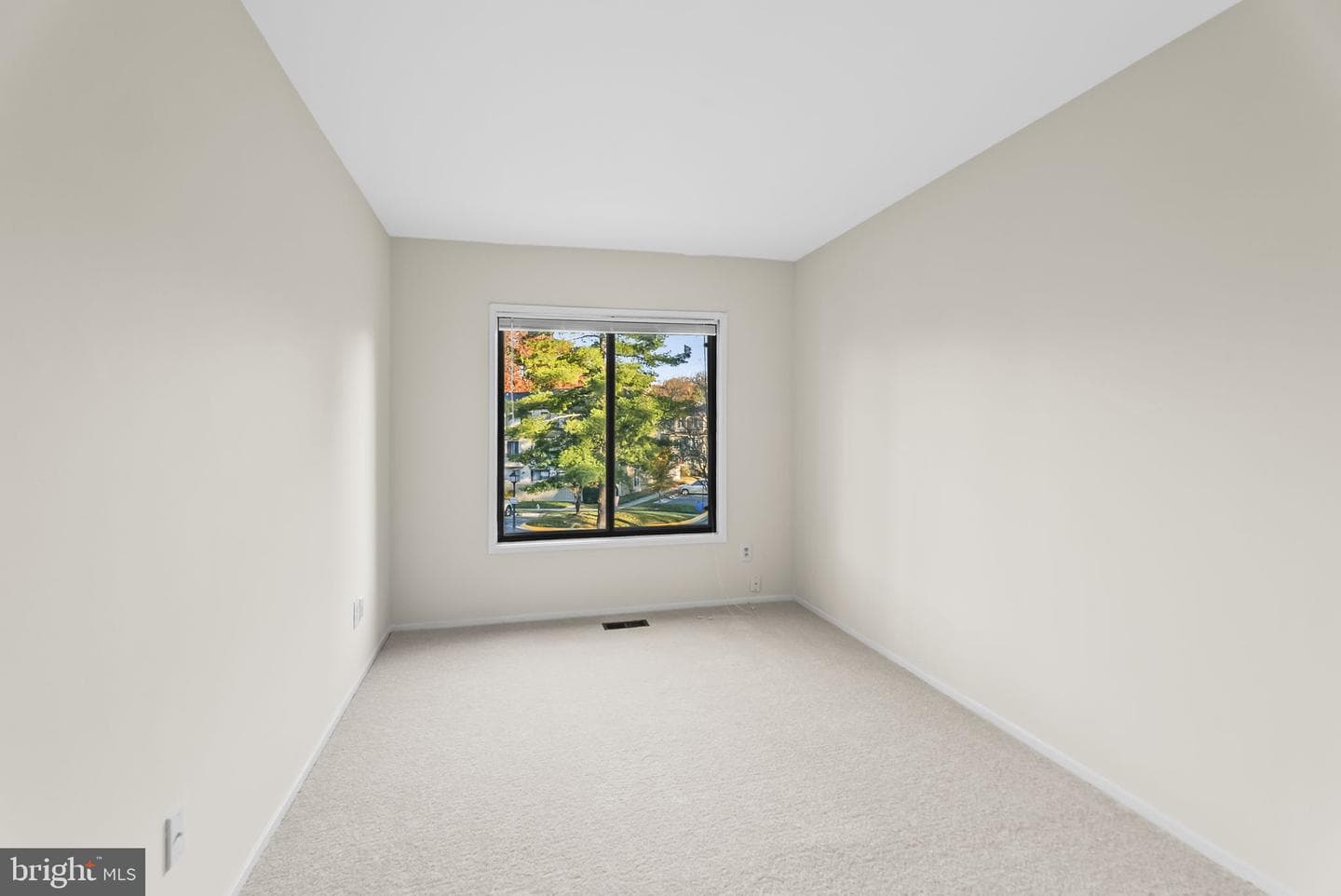 9413 Penshurst Court photo 20