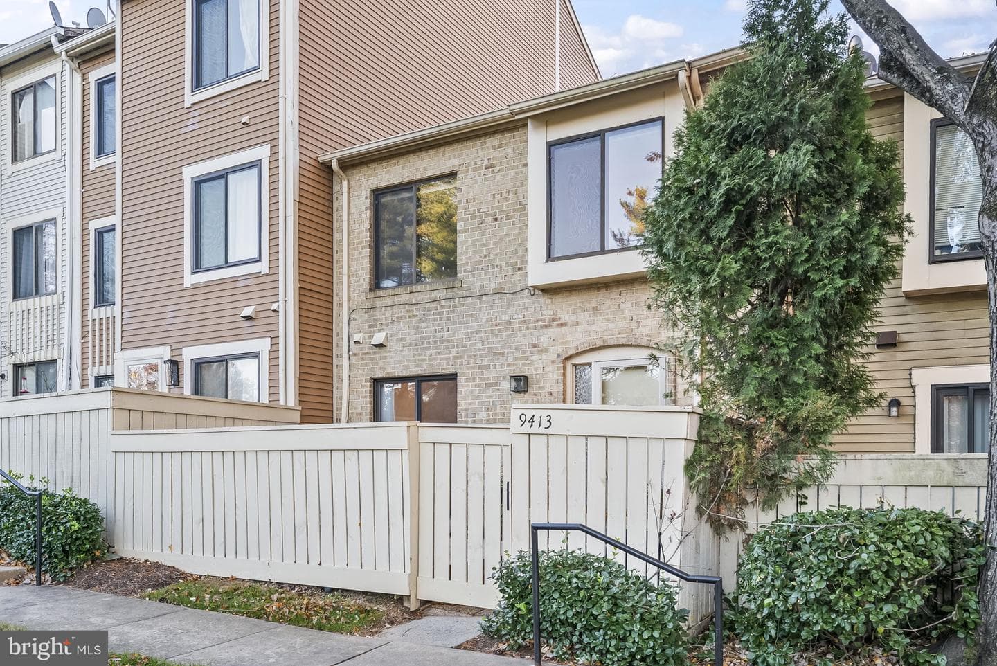 9413 Penshurst Court photo 3