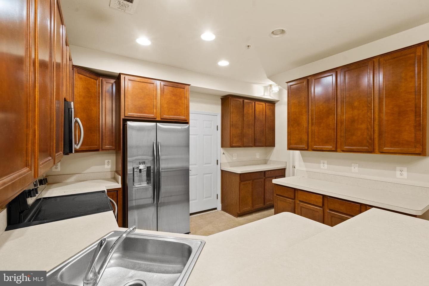 19407 Buckingham Way photo 4