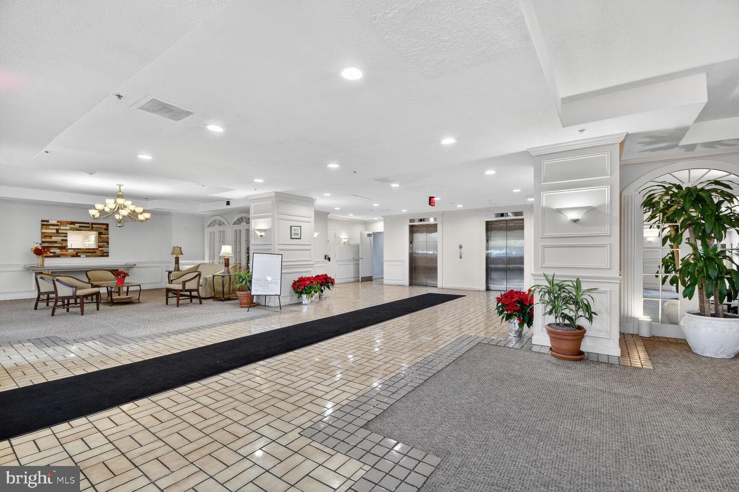 15115 Interlachen Drive #3-904 photo 29