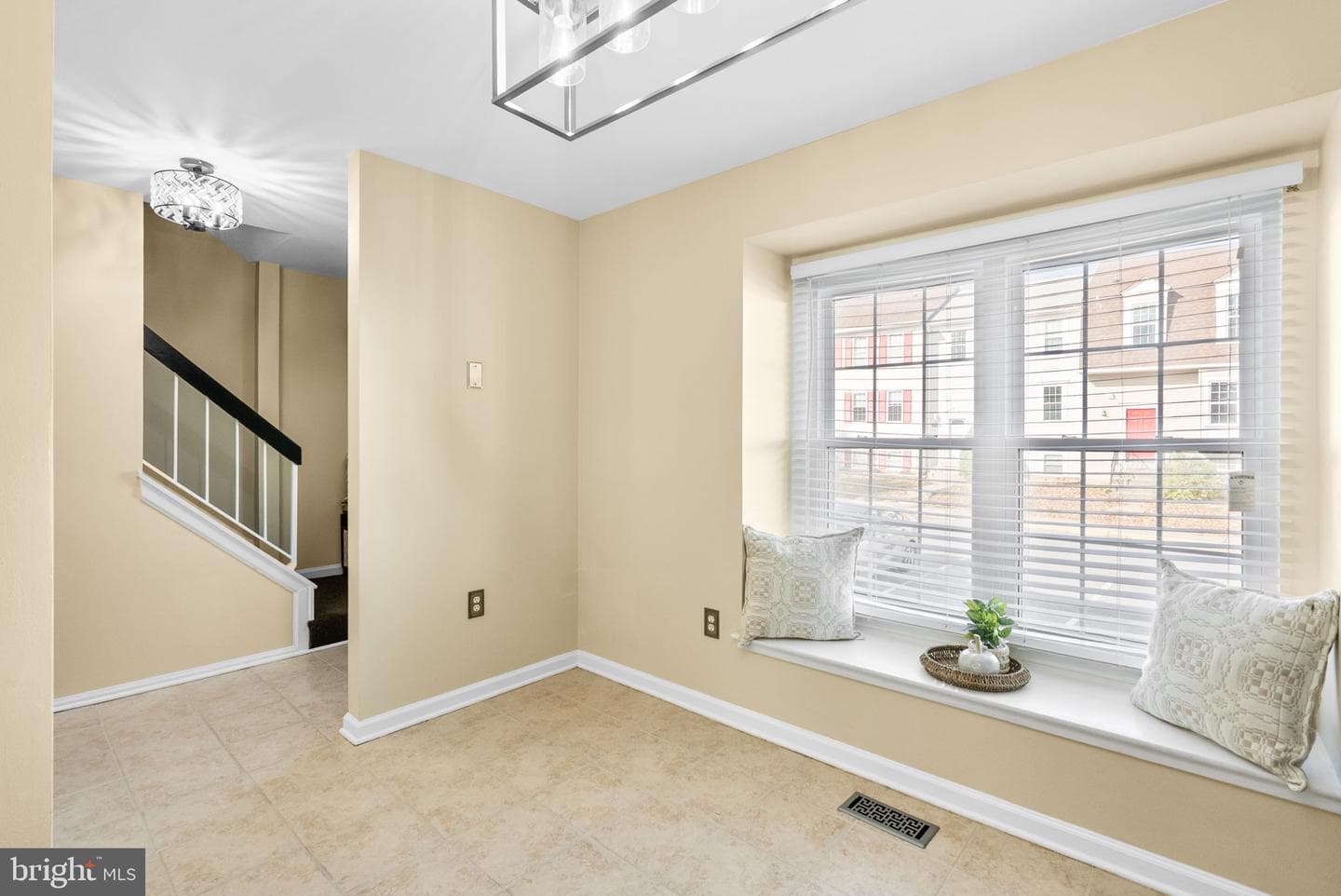 18905 Treebranch Terrace photo 3