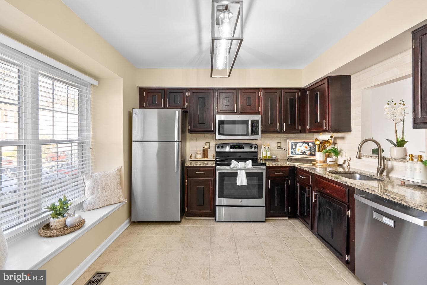 18905 Treebranch Terrace photo 4