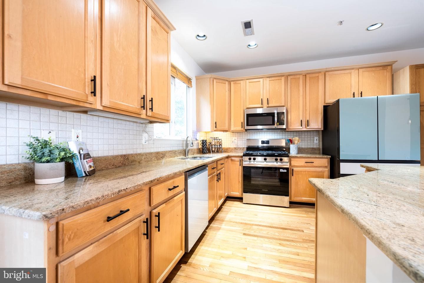 2956 Saint Helen Circle photo 4
