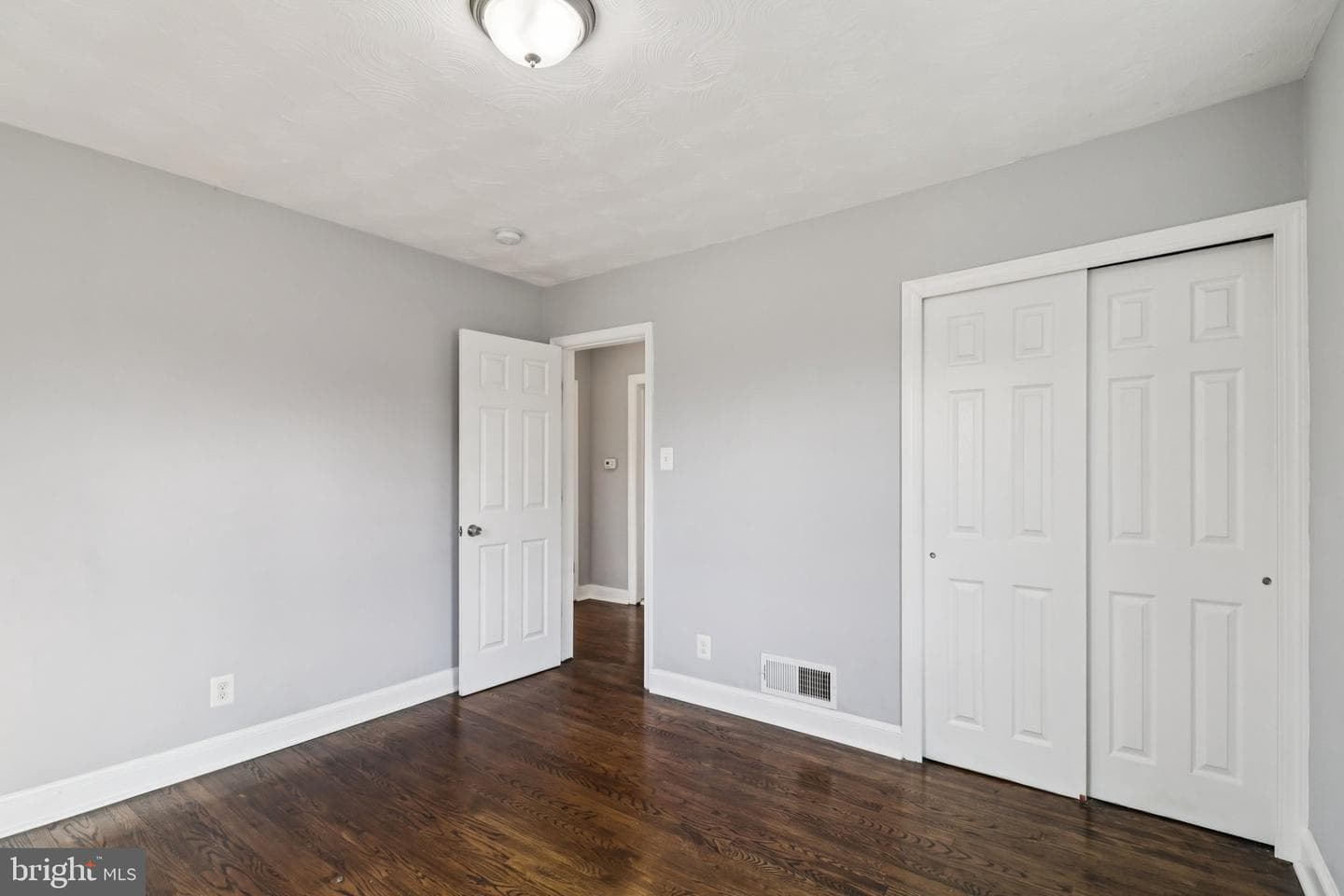 11515 Orebaugh Avenue photo 24