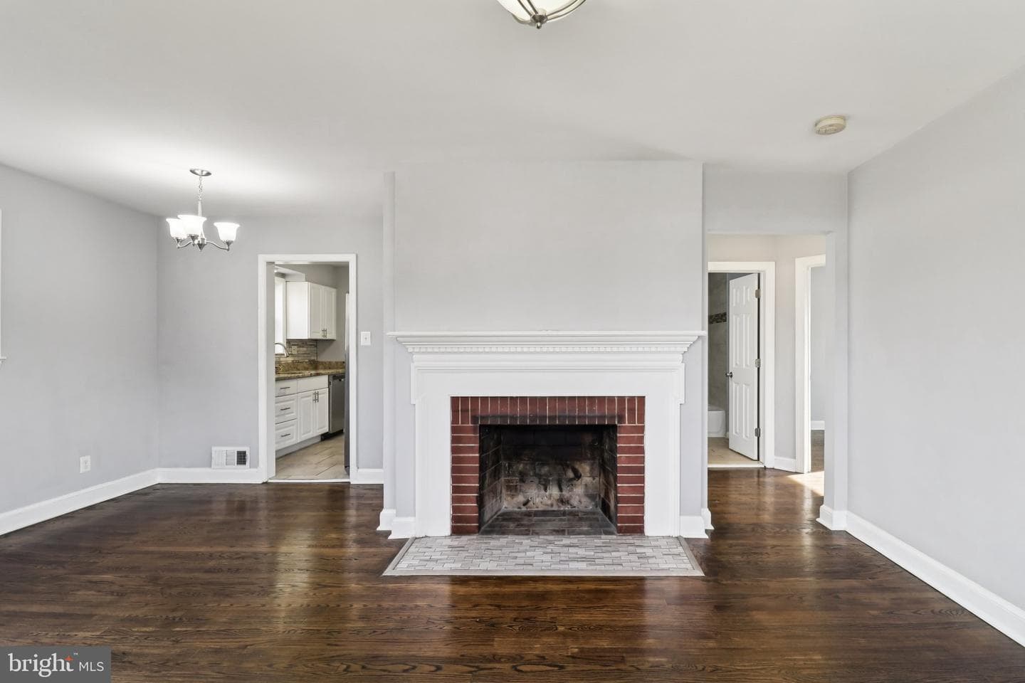11515 Orebaugh Avenue photo 9