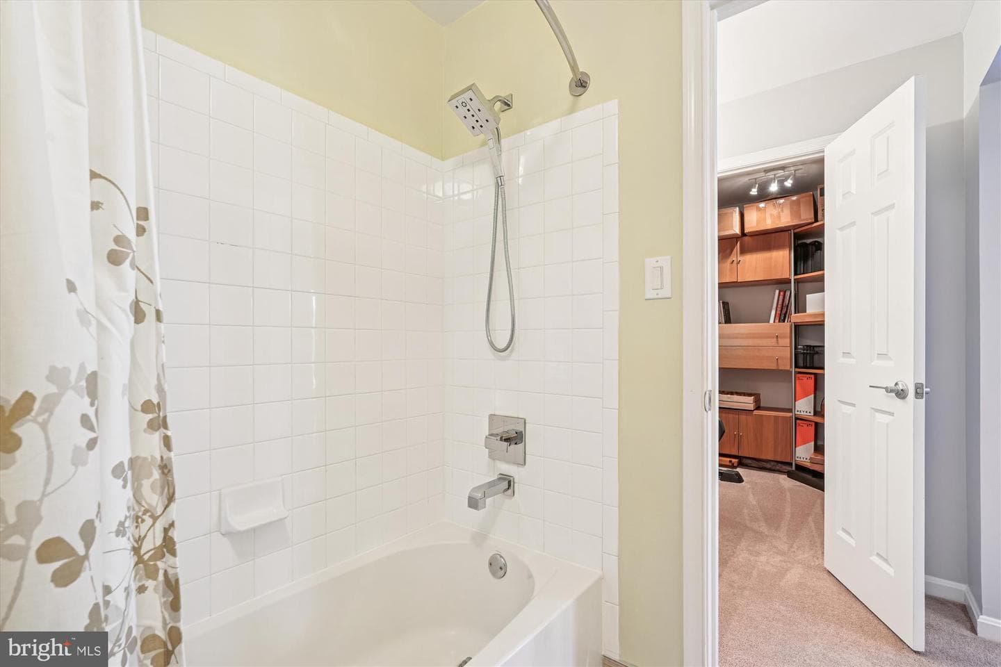 422 Chestnut Hill Street photo 28