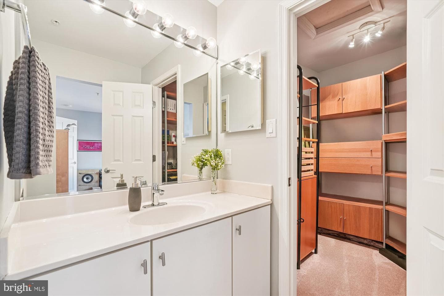 422 Chestnut Hill Street photo 31