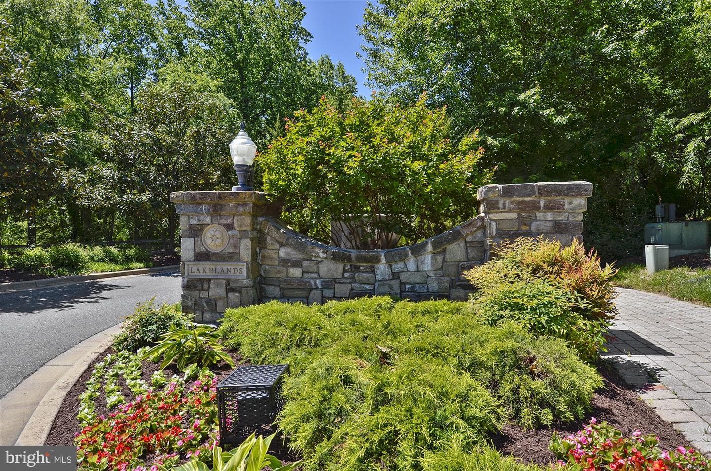 422 Chestnut Hill Street photo 40