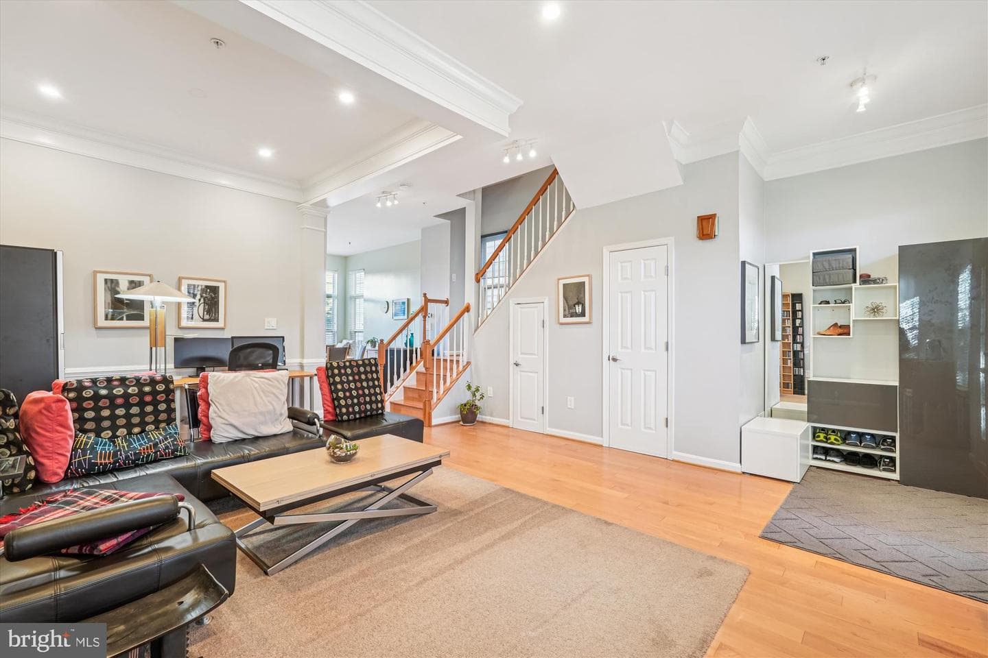 422 Chestnut Hill Street photo 5