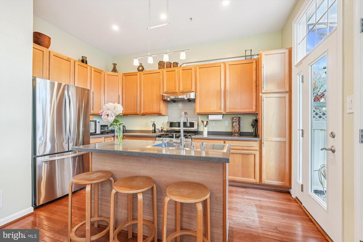422 Chestnut Hill Street photo 6