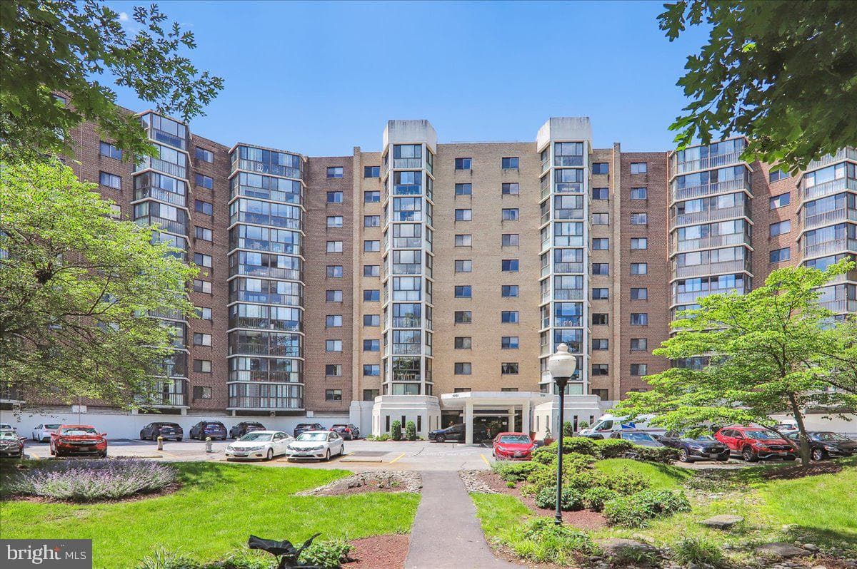 15101 Interlachen Drive #1-614 photo 2