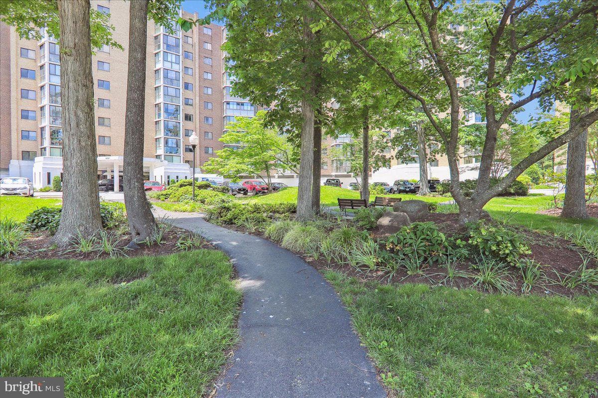 15101 Interlachen Drive #1-614 photo 34