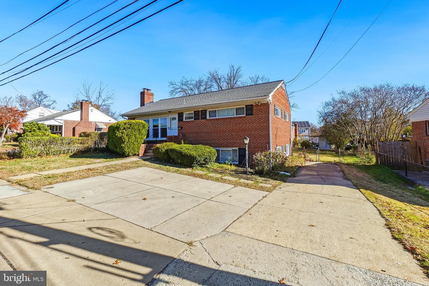 509 University Boulevard W photo 2