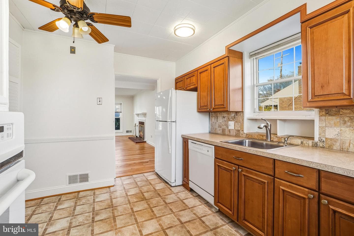 509 University Boulevard W photo 7