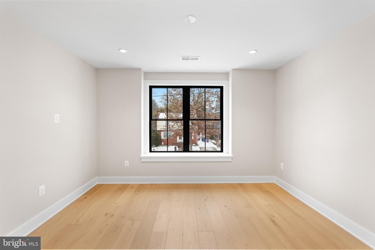 9909 Dickens Ave photo 40