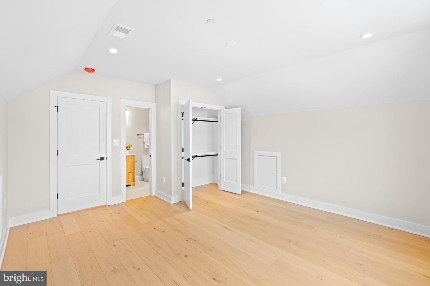 9909 Dickens Ave photo 46