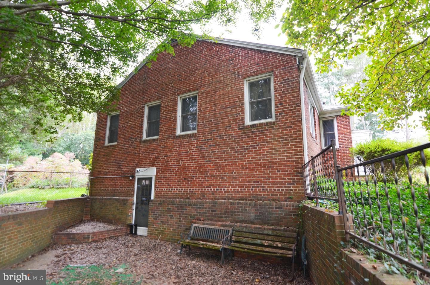 206 Shaw Avenue photo 5