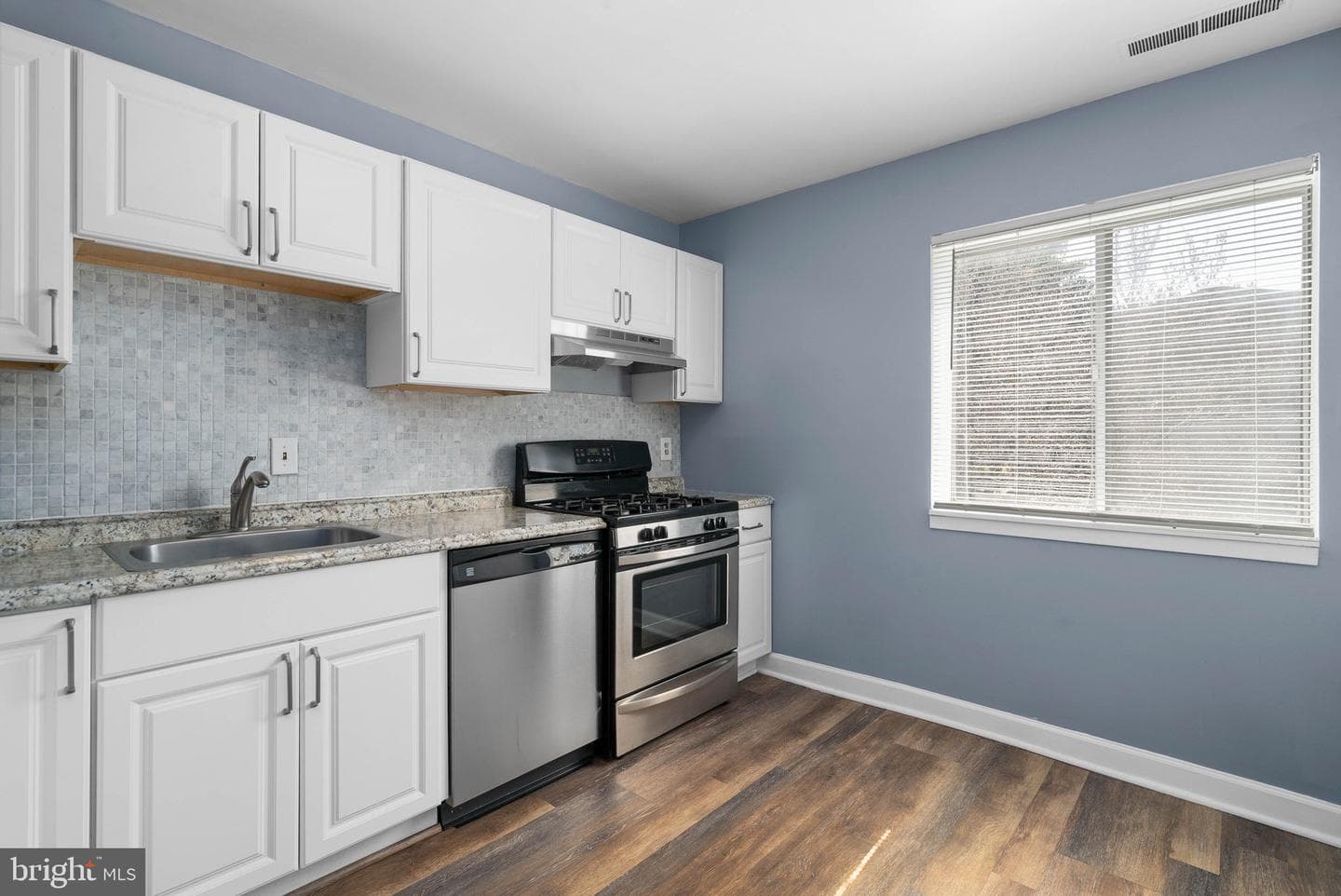 19427 Brassie Place #203 photo 12