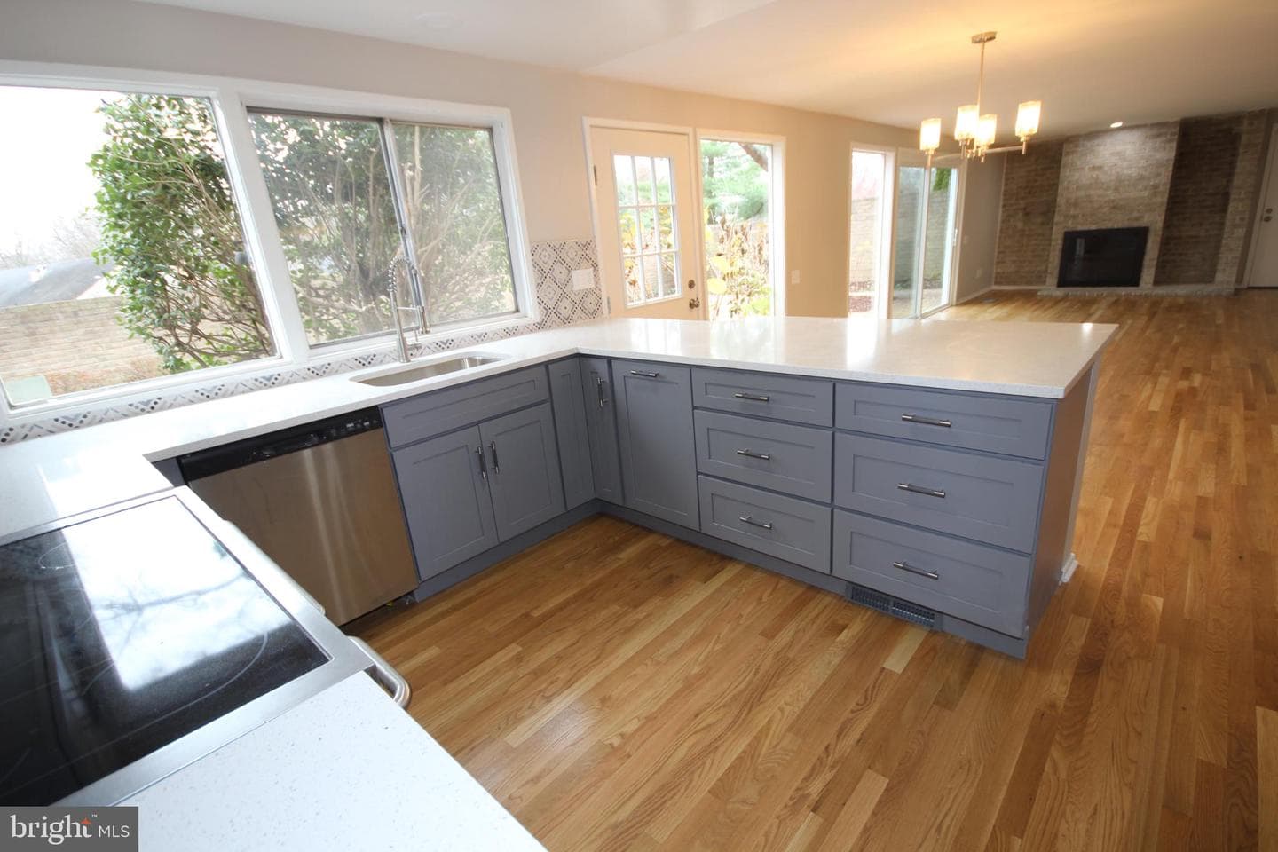 19115 Roman Way photo 12