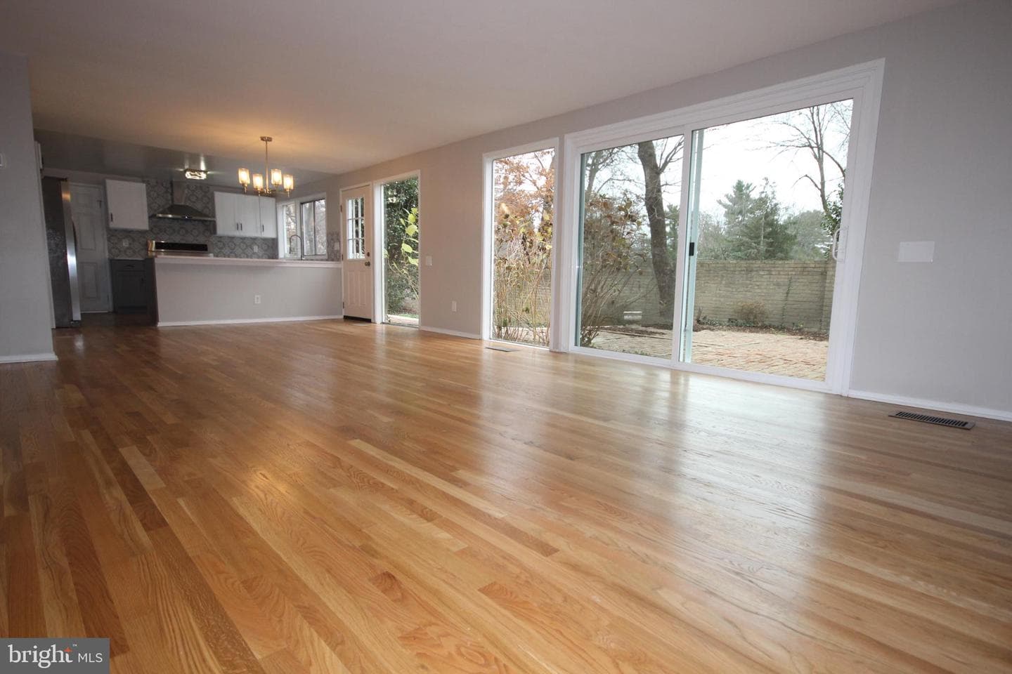 19115 Roman Way photo 14
