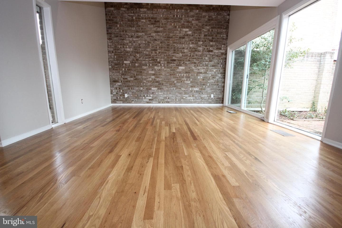 19115 Roman Way photo 20