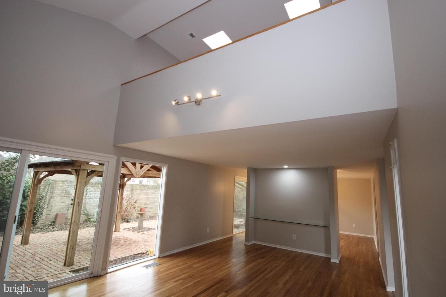 19115 Roman Way photo 22