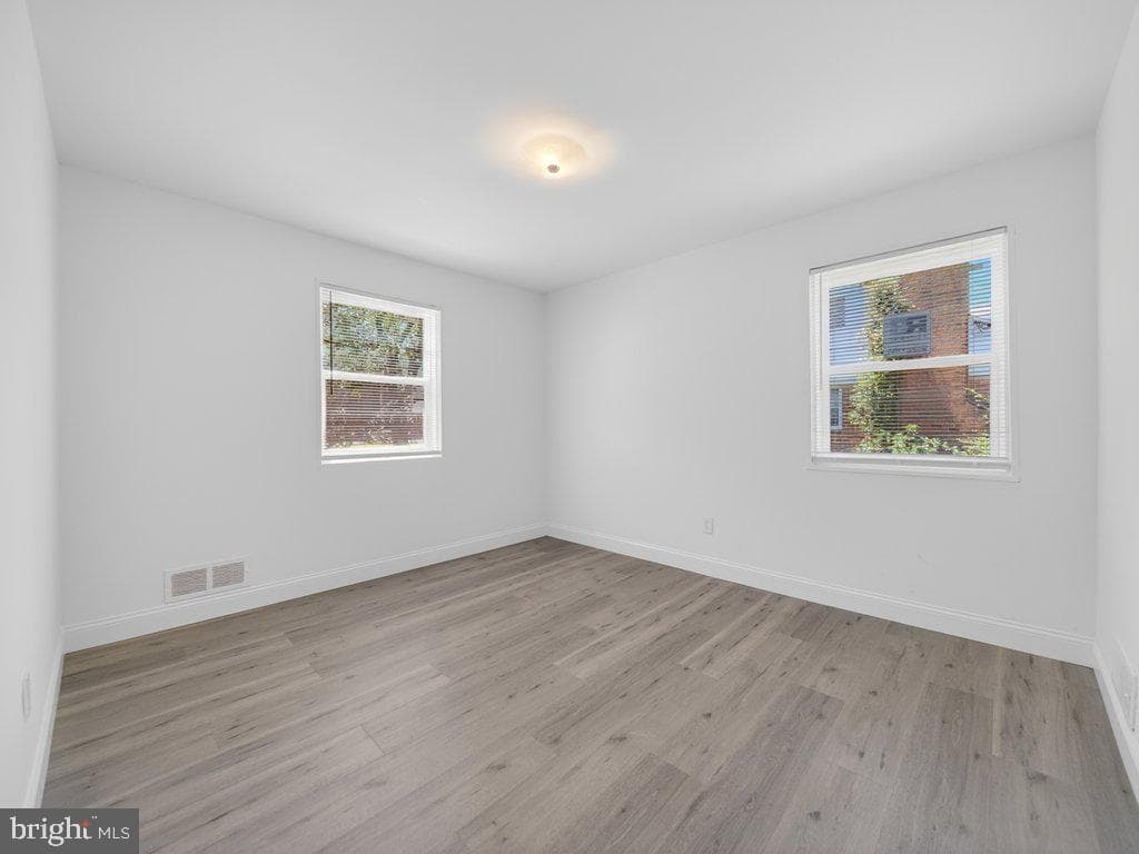 10402 Royalton Terrace photo 11