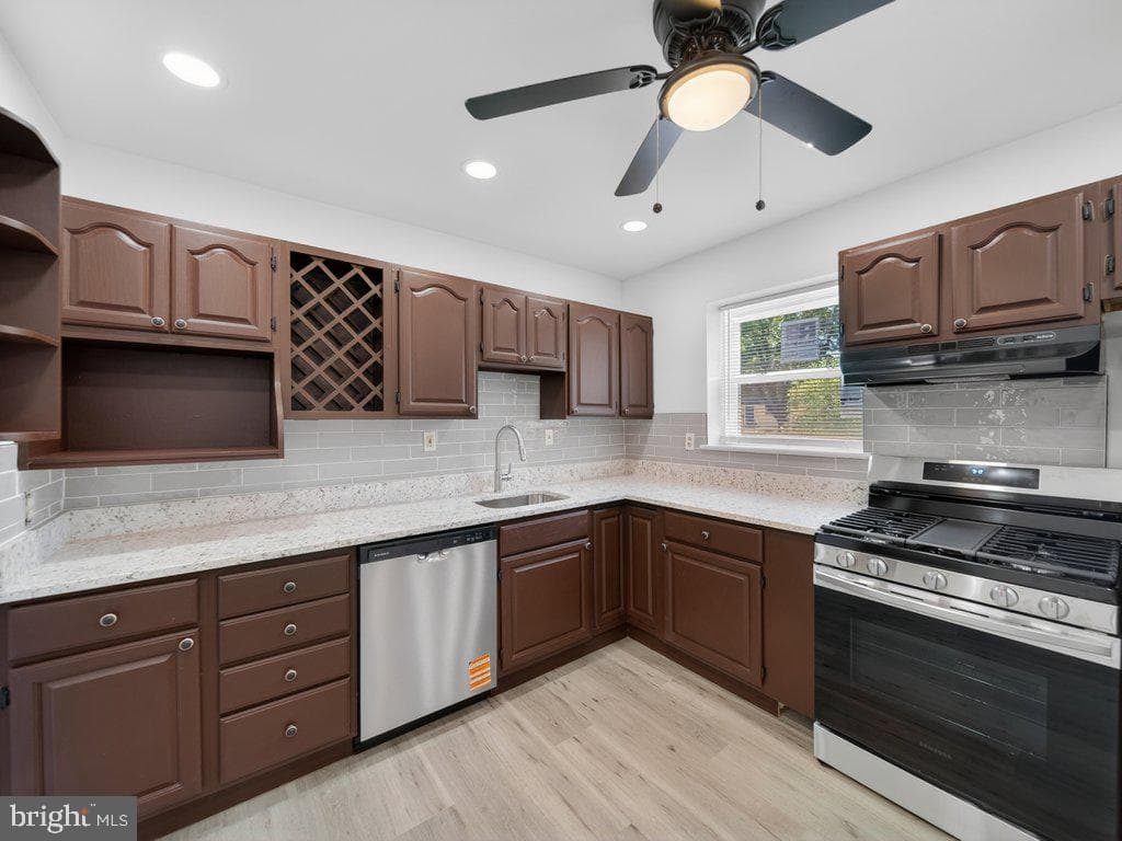 10402 Royalton Terrace photo 18
