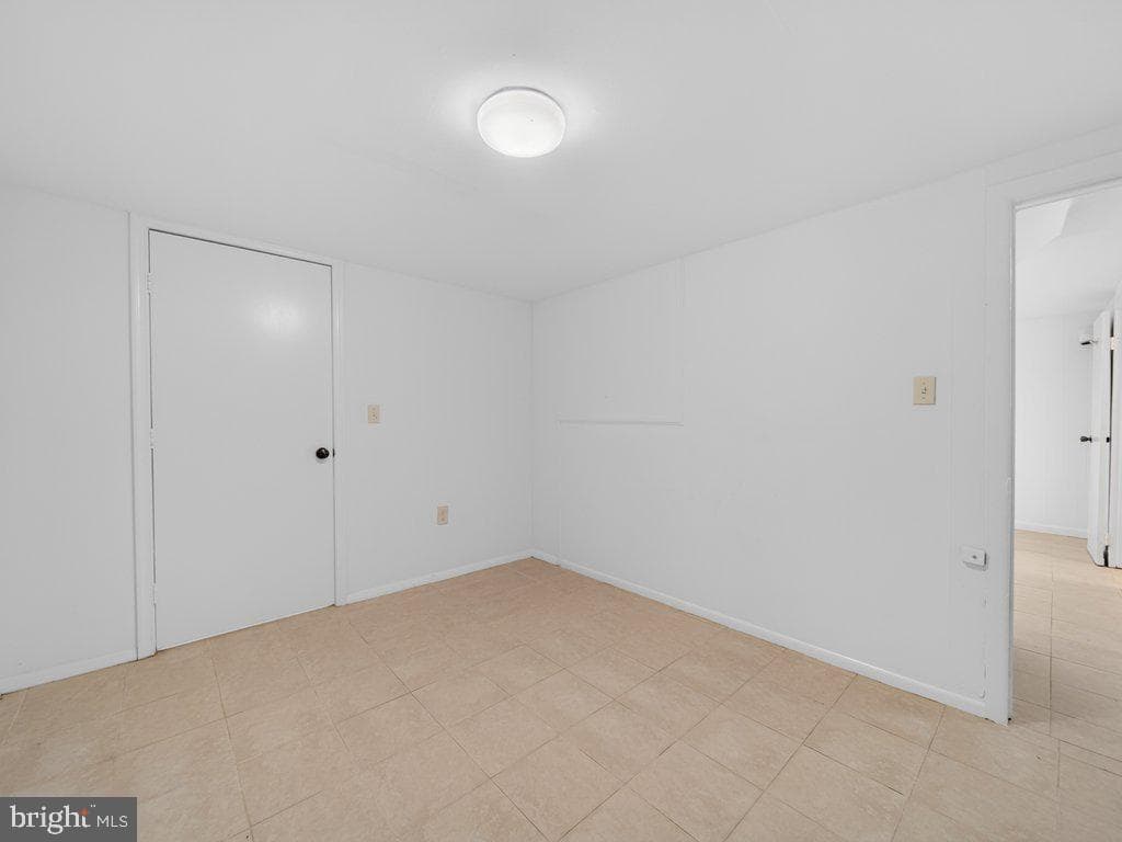 10402 Royalton Terrace photo 29