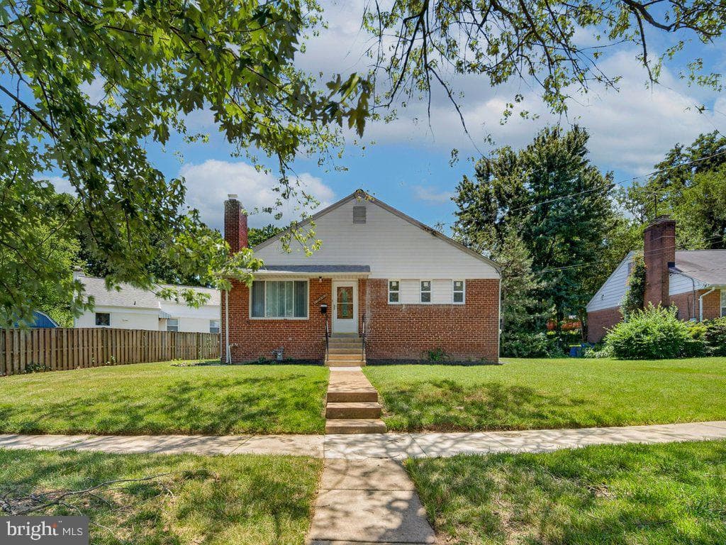 10402 Royalton Terrace photo 3