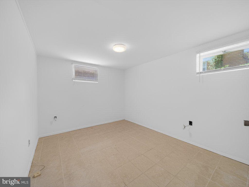 10402 Royalton Terrace photo 30