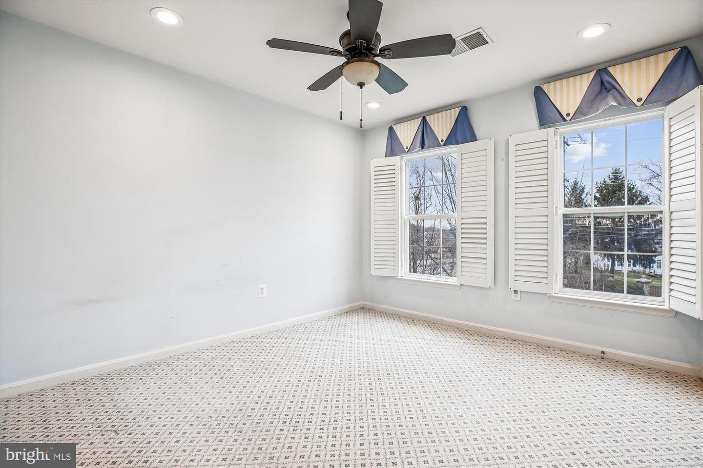 14212 Schaeffer Road photo 39