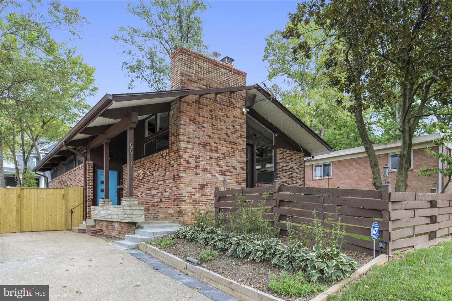 5511 Huntington Parkway