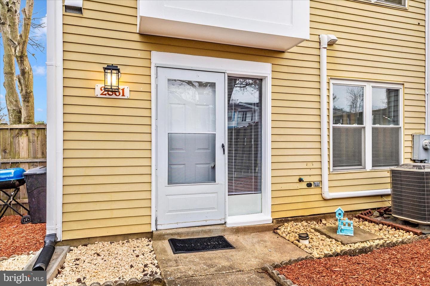 2861 Shepperton Terrace photo 2