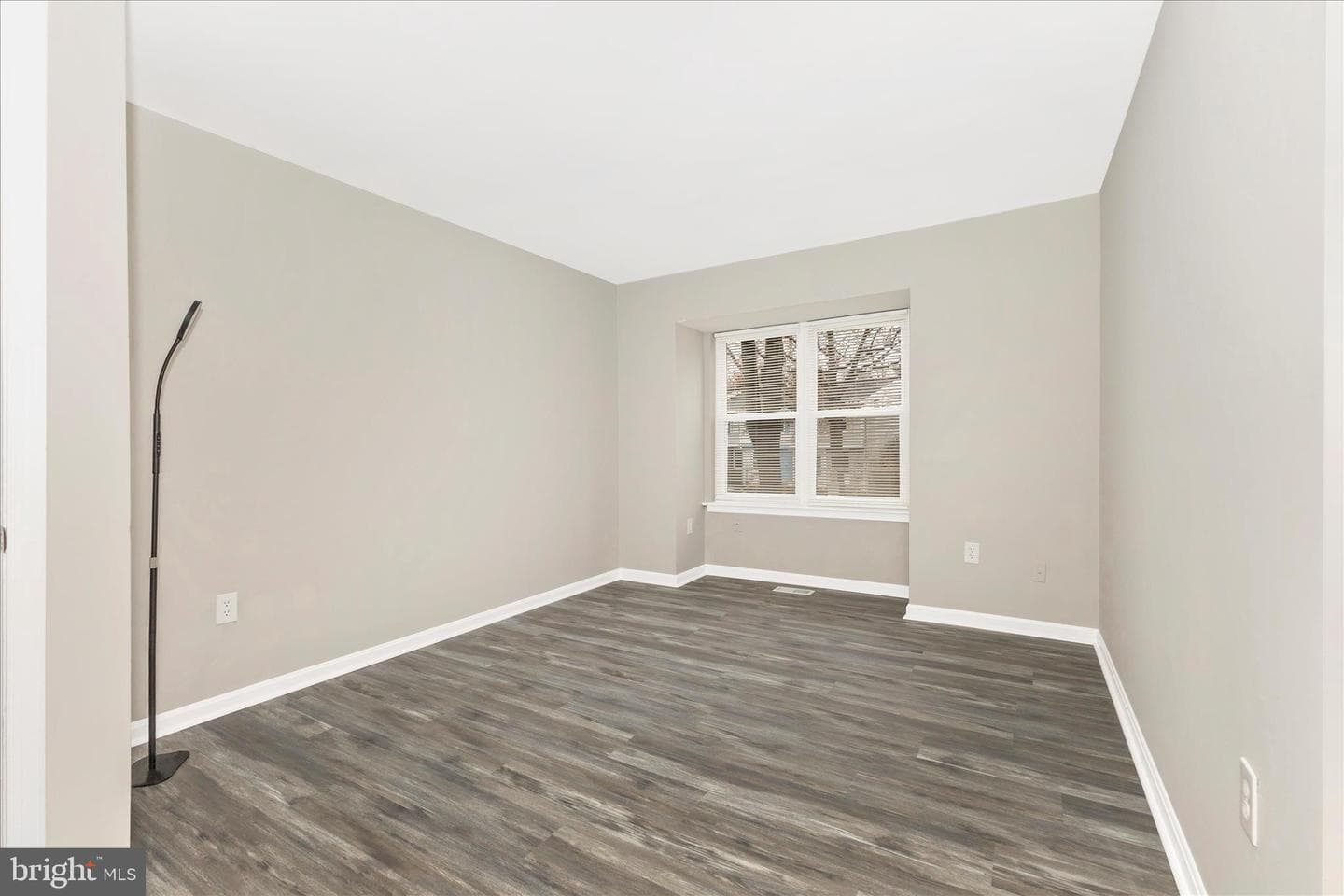 2861 Shepperton Terrace photo 21
