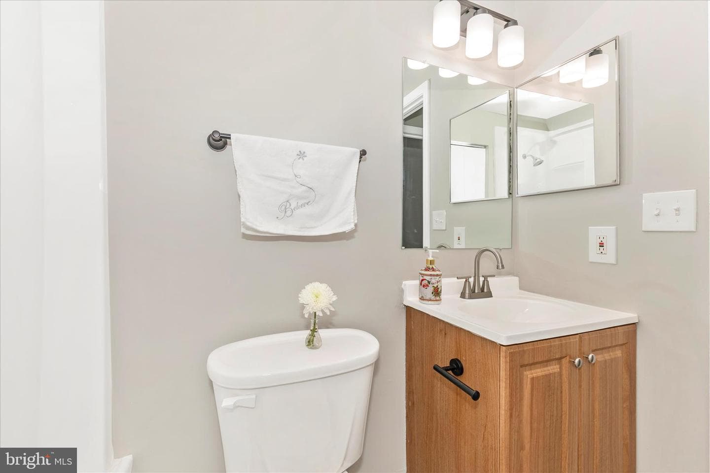 2861 Shepperton Terrace photo 33