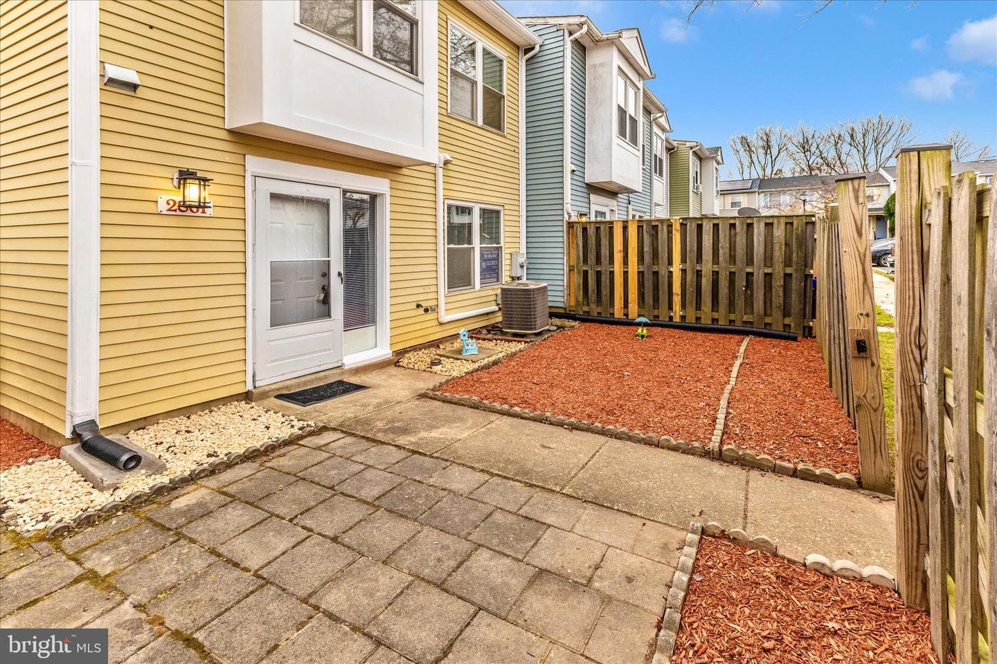 2861 Shepperton Terrace photo 42