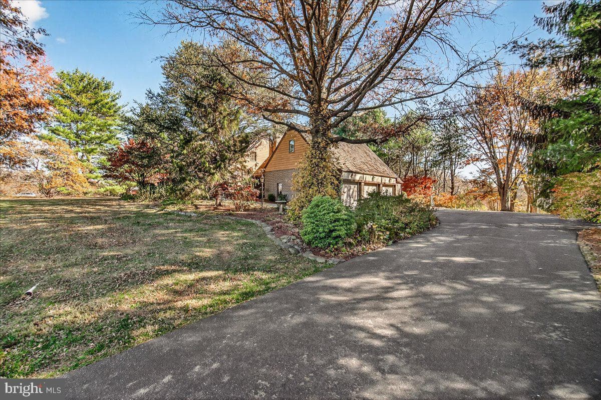 6400 Griffith Road photo 50