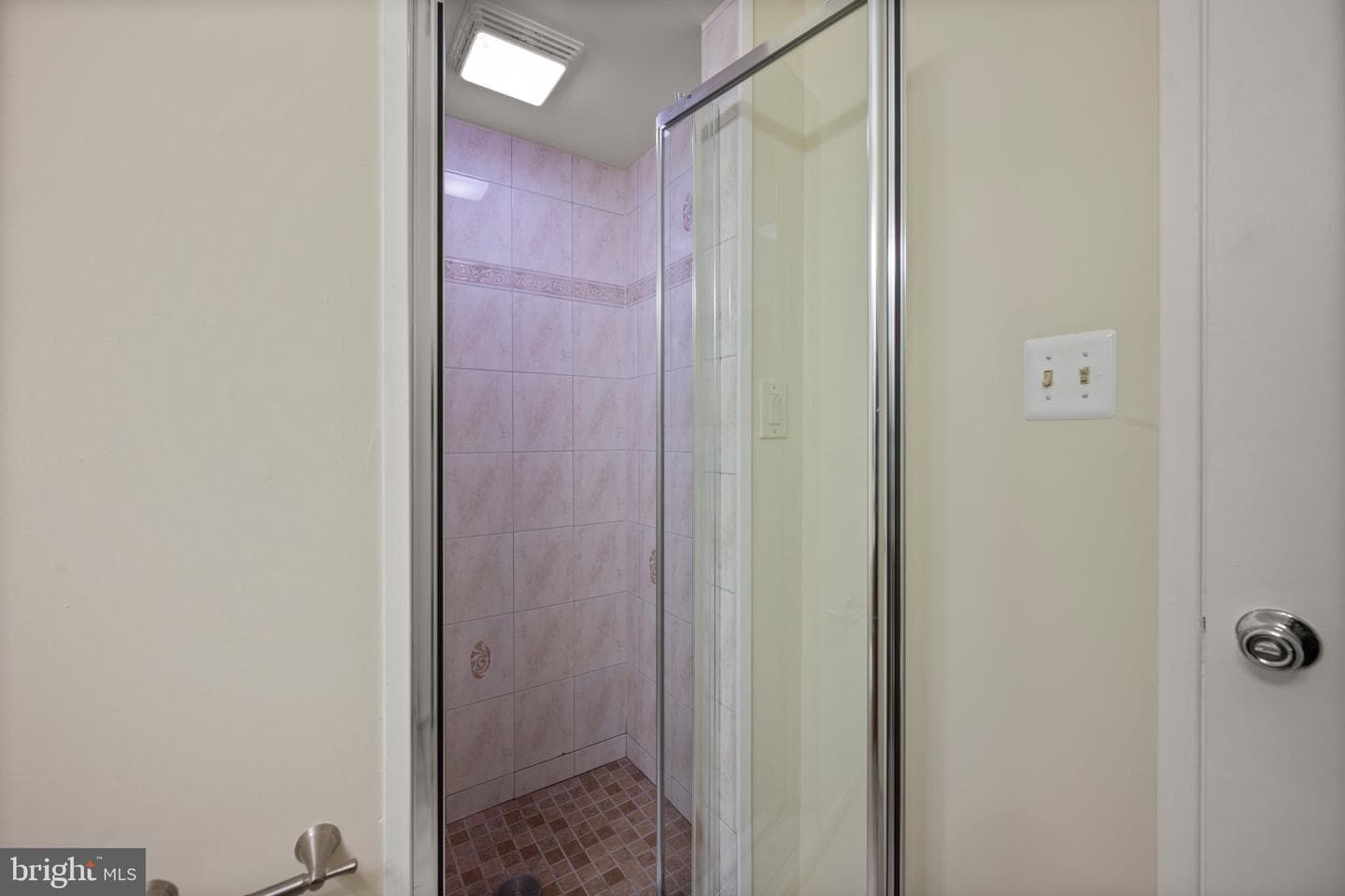 4240 Tazewell Terrace photo 31