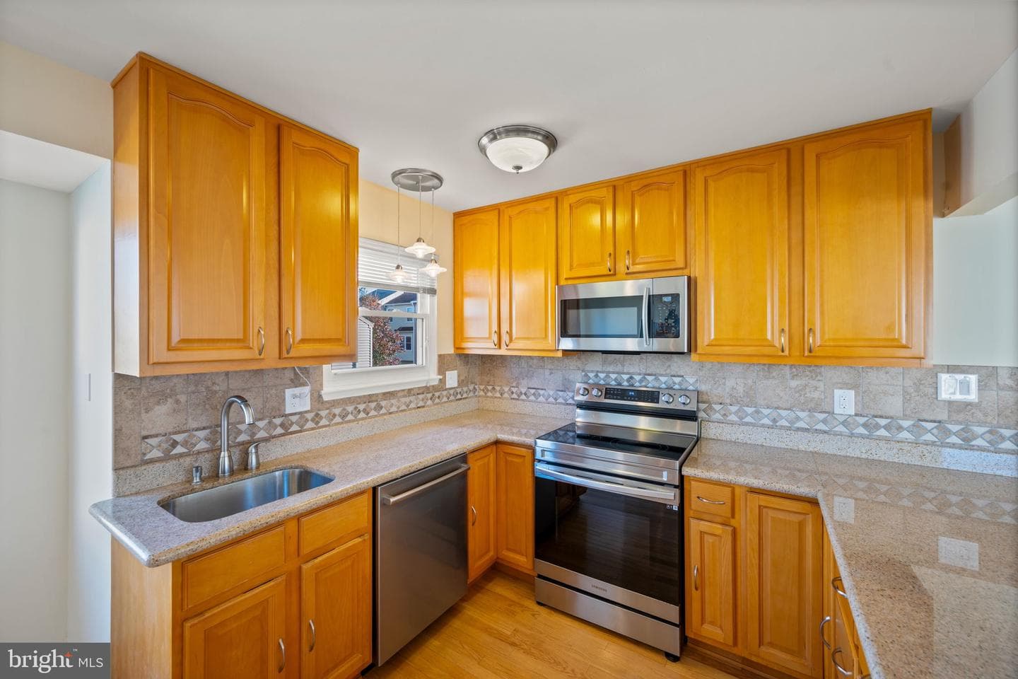 4240 Tazewell Terrace photo 9