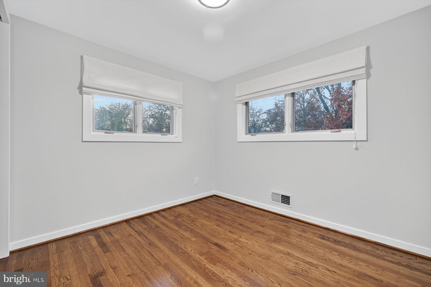 10405 Leslie Street photo 17