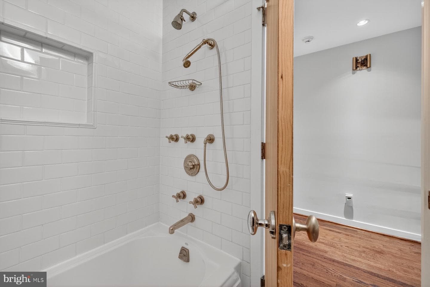 10405 Leslie Street photo 20