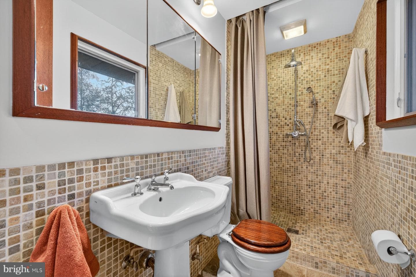 10405 Leslie Street photo 24