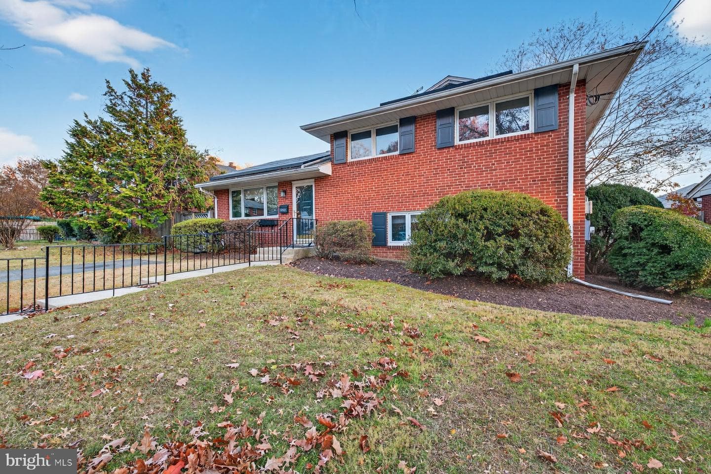 10405 Leslie Street photo 3