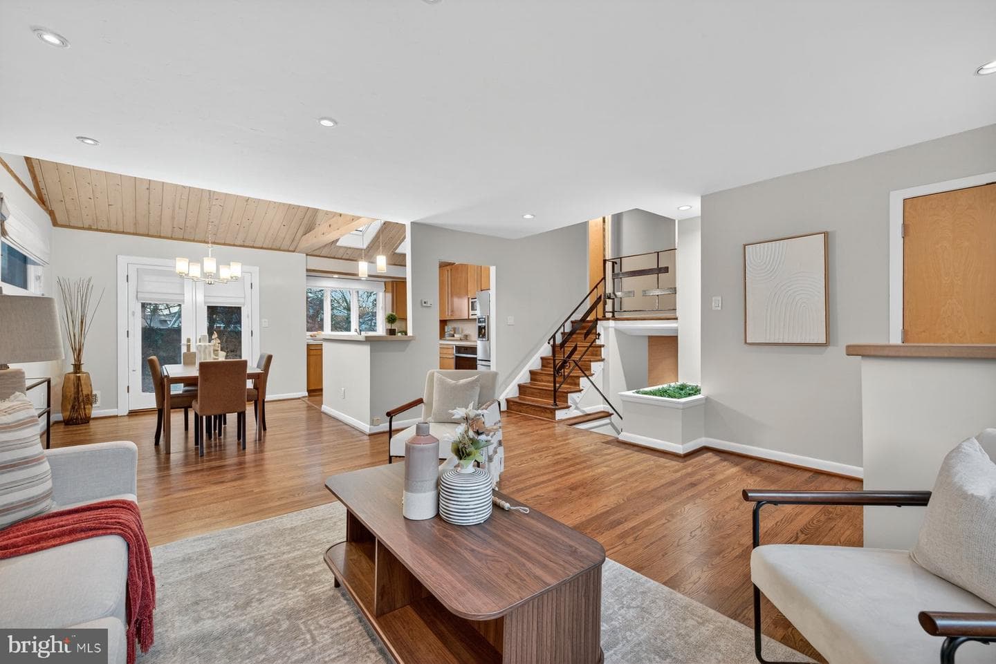 10405 Leslie Street photo 7