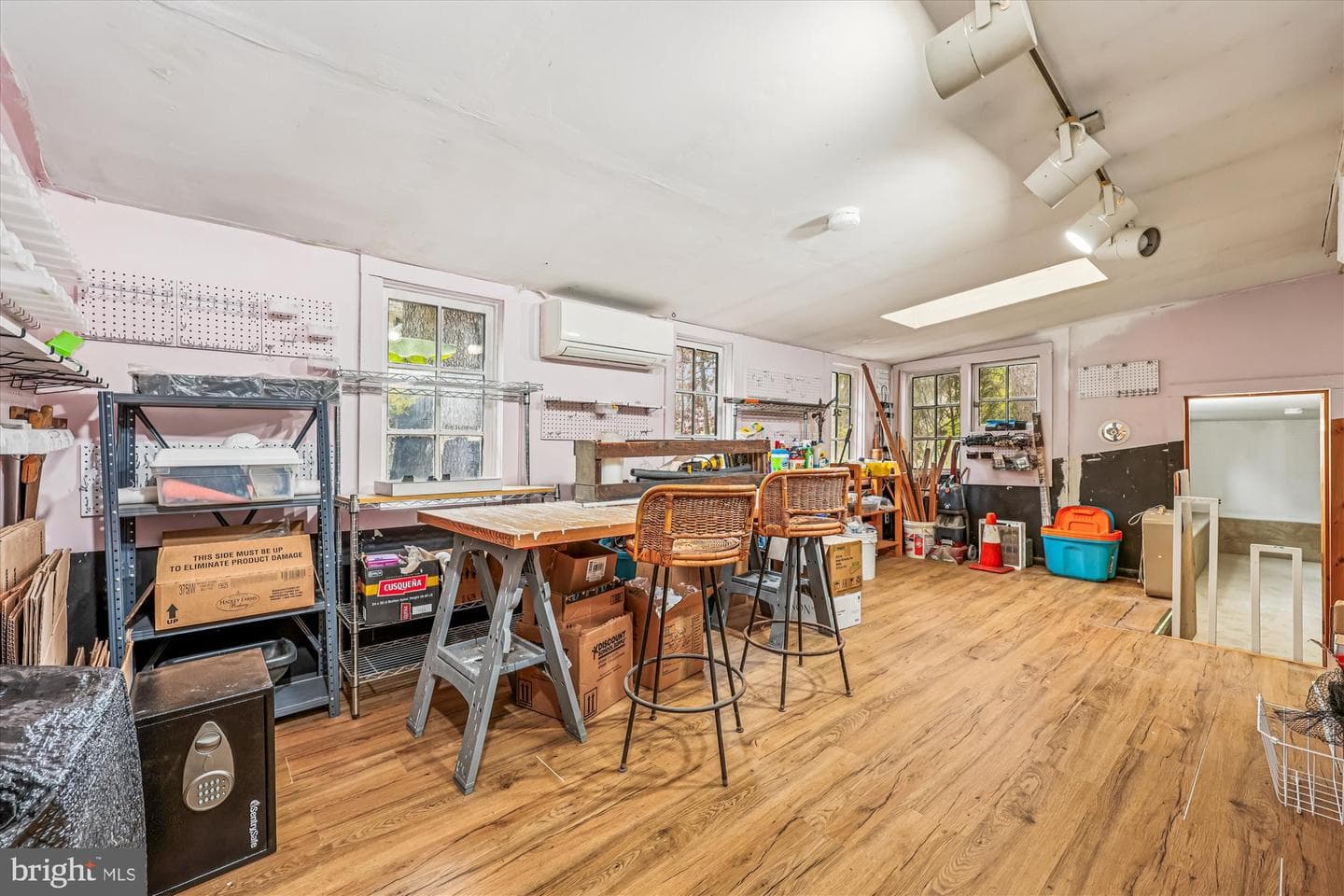 10023 Menlo Avenue photo 19