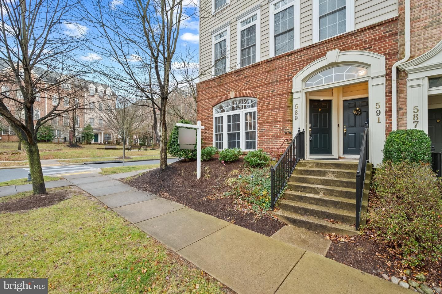 589 Odendhal Avenue #589 photo 2