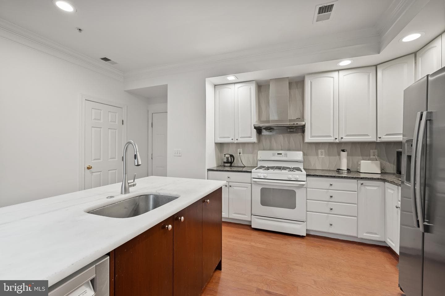 589 Odendhal Avenue #589 photo 8