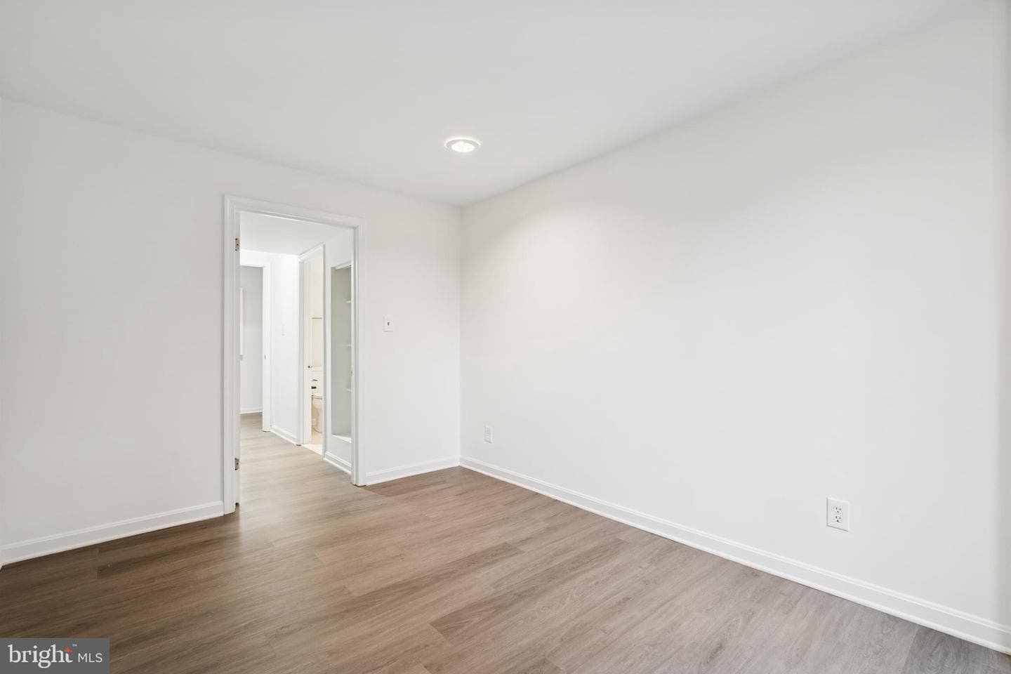55 Gravenhurst Court photo 23