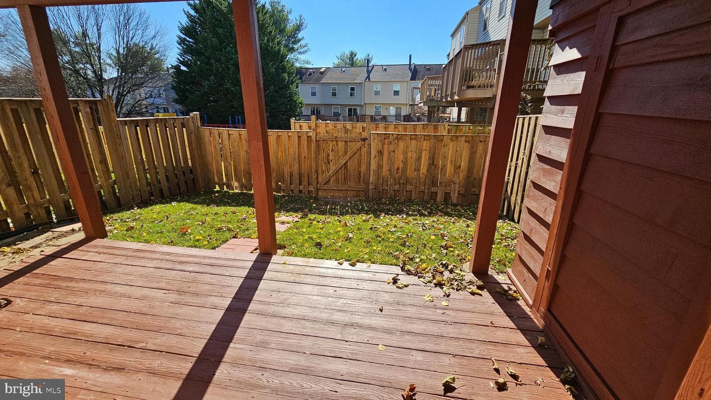 607 Suffield Drive photo 32